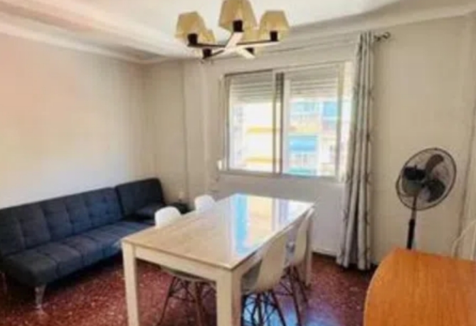 Piso en venta en Santa Cristina – San Rafael, Málaga.