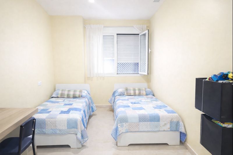 habitacion en vivienda en suarez malaga