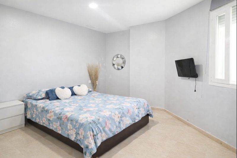dormitorio en piso en suarez malaga