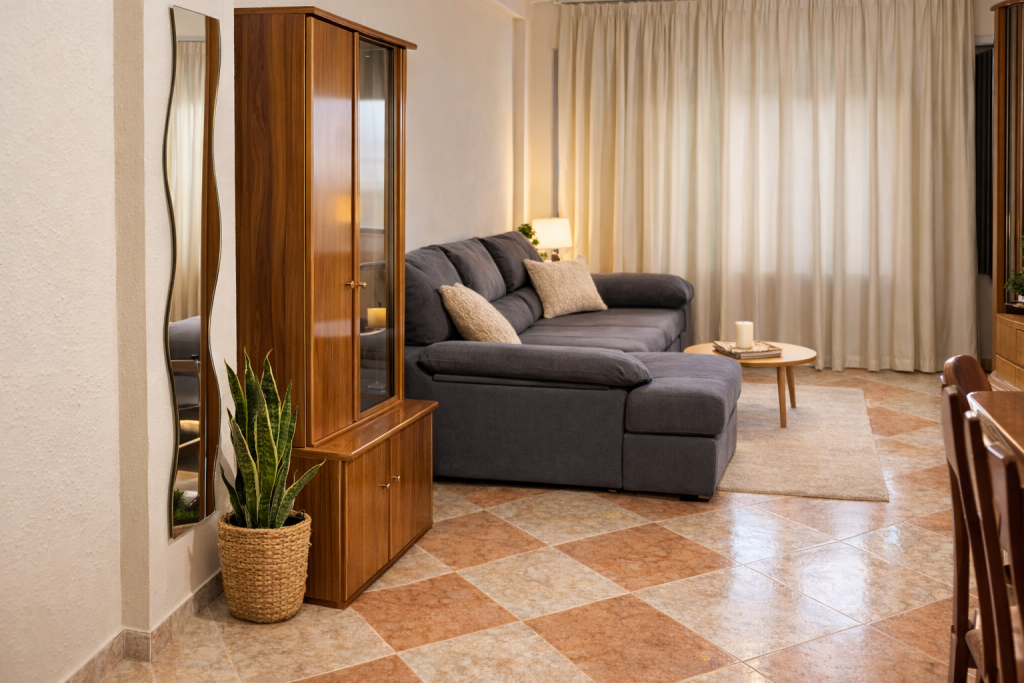 salon luminoso en piso en Portada Alta Malaga