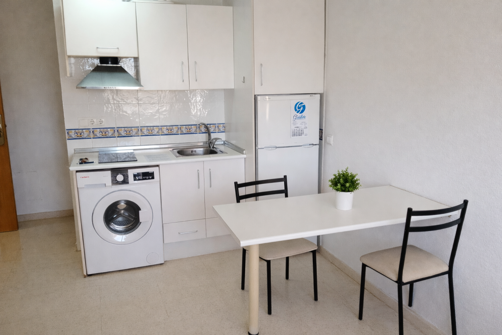 cocina en piso en alquiler en teatinos malaga