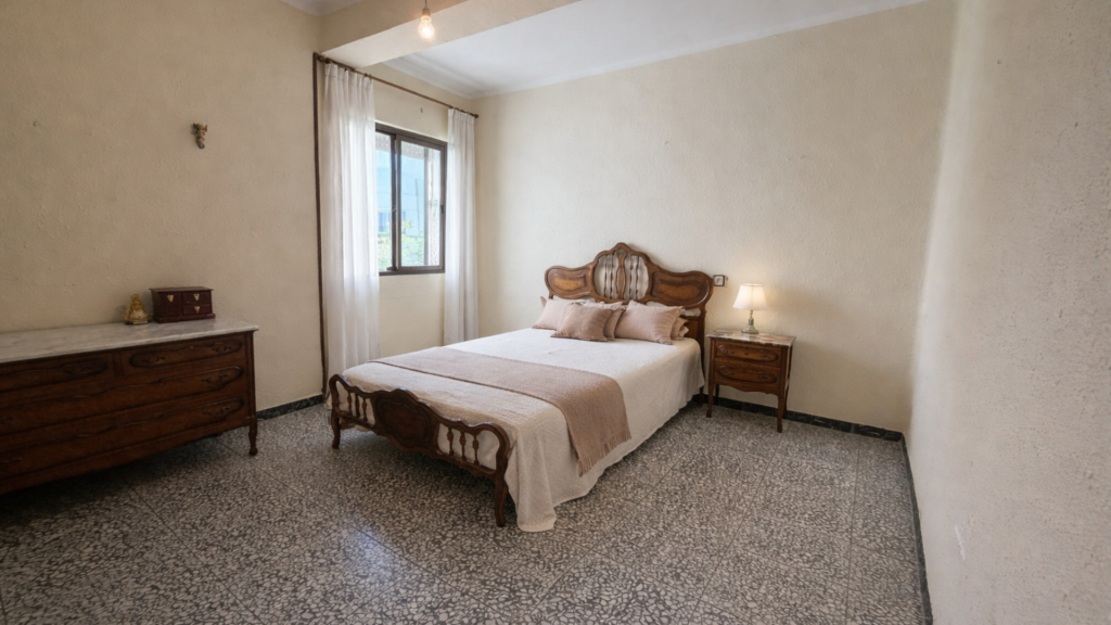 dormitorio amplio en piso en la trinidad malaga